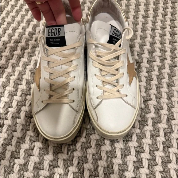Golden Goose Women's White and Gold Sneakers - Picture 3 of 7